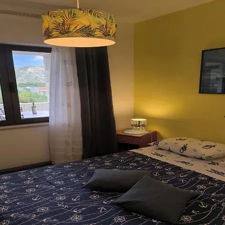 Apartment Cozy Ute, Island Of Kor Ula-one-bedroom With Terrace And Sea View A2